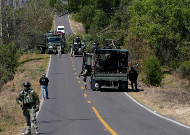 Una amante, un cerco por tierra y aire y una violenta batalla: así fueron las horas finales de “El Mencho” Una amante, un cerco por tierra y aire y una violenta batalla: así fueron las horas finales de “El Mencho”