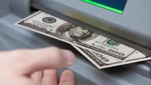 Los argentinos olfatearon que el dólar estaba barato y se disparó la compra de divisas en bancos