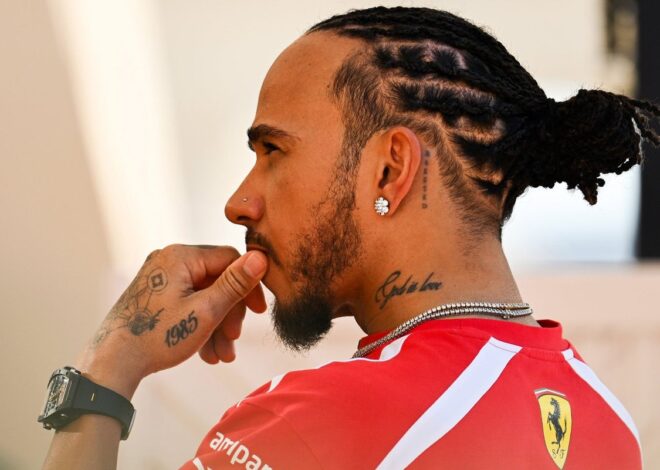 Hamilton insta a sus seguidores a "mantener la curiosidad" inspirado por Ferrari Hamilton insta a sus seguidores a "mantener la curiosidad" inspirado por Ferrari