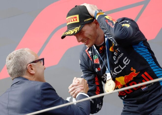 Domenicali sobre las críticas de Verstappen: "le encanta la F1 y no va a dejarlo"