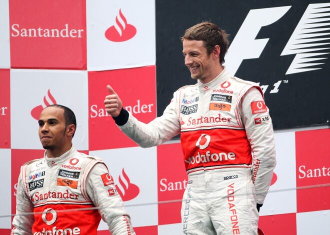 Button revela la advertencia de Ross Brawn sobre ser compañero de Hamilton Button revela la advertencia de Ross Brawn sobre ser compañero de Hamilton