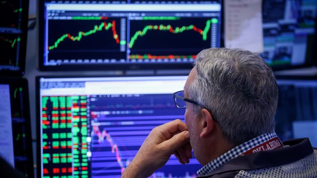 Bonos argentinos en picada mientras el riesgo país alto complica financiamiento externo
