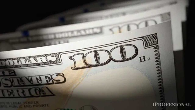 El dólar oficial y el blue operan estables, pese a la continuidad de la guerra en Medio Oriente