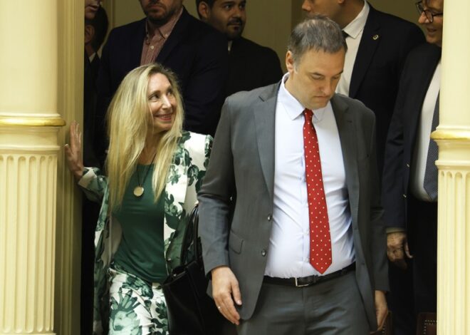 En el entorno de Karina dicen que Adorni les miente: "Tenemos miedo que aparezca más mugre" En el entorno de Karina dicen que Adorni les miente: "Tenemos miedo que aparezca más mugre"