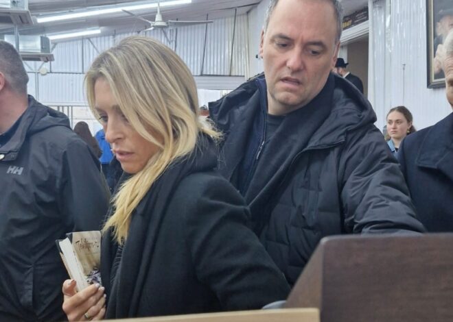 Adorni llevó a su esposa a la gira de Milei por Estados Unidos