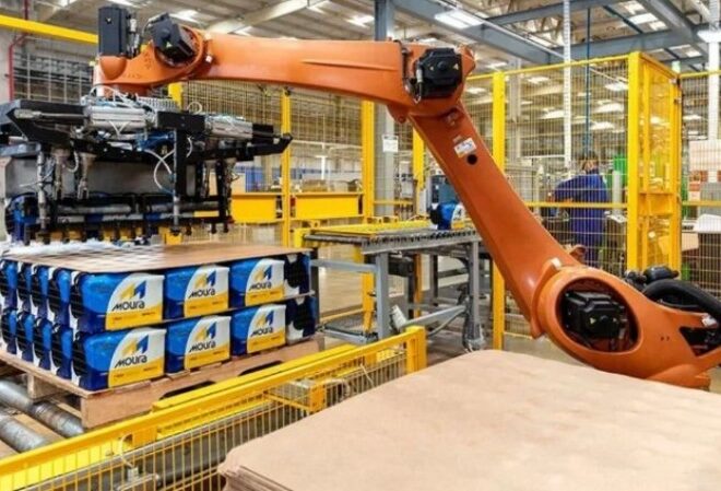 Moura cierra dos líneas de producción y ahora importará baterías de Brasil Moura cierra dos líneas de producción y ahora importará baterías de Brasil