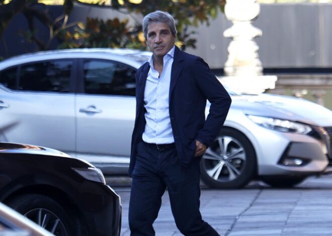 Fracasó una licitación de deuda de Caputo y el riesgo país se disparó