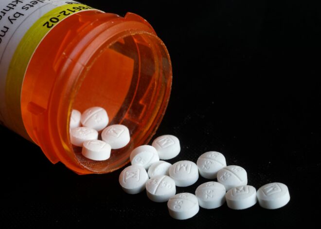 La Anmat prohibió el uso de un medicamento, cosméticos infantiles y productos capilares
