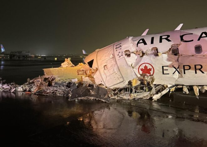 Video: así quedó el avión de Air Canada Express que chocó contra un camión de bomberos en el aeropuerto LaGuardia en Nueva York Video: así quedó el avión de Air Canada Express que chocó contra un camión de bomberos en el aeropuerto LaGuardia en Nueva York