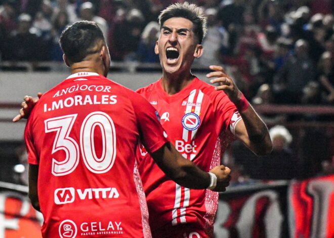 Argentinos Juniors lo festejó en la trasnoche: un penal a los 104 minutos para ganarle a Platense Argentinos Juniors lo festejó en la trasnoche: un penal a los 104 minutos para ganarle a Platense