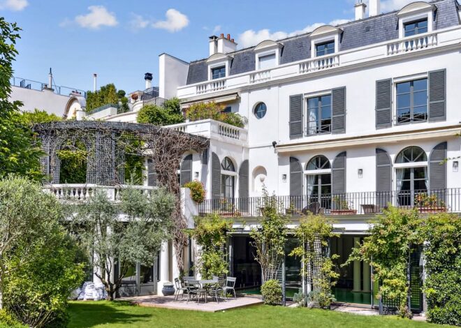 Así es la mansión donde Nicolas Sarkozy se refugia junto a Carla Bruni en la zona más codiciada de París Así es la mansión donde Nicolas Sarkozy se refugia junto a Carla Bruni en la zona más codiciada de París