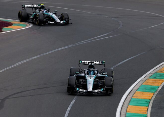 Russell lidera un 1-2 de Mercedes y Ferrari falla en la estrategia en el GP de Australia Russell lidera un 1-2 de Mercedes y Ferrari falla en la estrategia en el GP de Australia