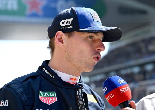Villeneuve: Verstappen "no está en el estado mental adecuado" Villeneuve: Verstappen "no está en el estado mental adecuado"