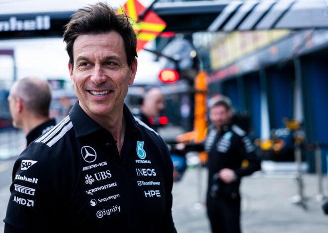 Toto Wolff disfruta y niega que Mercedes haya ocultado su potencial