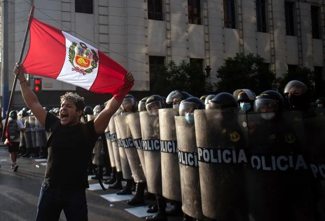 Perú elige noveno presidente en 10 años con dólar calmo: ¿se puede replicar su modelo en Argentina?