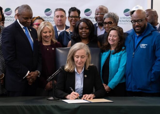 Más trabajo en Virginia: Spanberger firma dos leyes que promueven los empleos bien remunerados