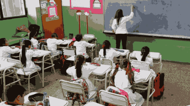 Cuánto gana un maestro en 2026: la brecha entre provincias es feroz y llega al 100%