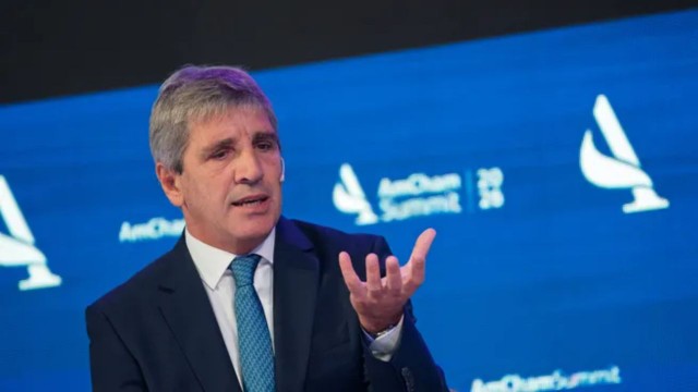 Caputo anticipó menor inflación y estimó ingresos por u$s2.000 millones en privatizaciones