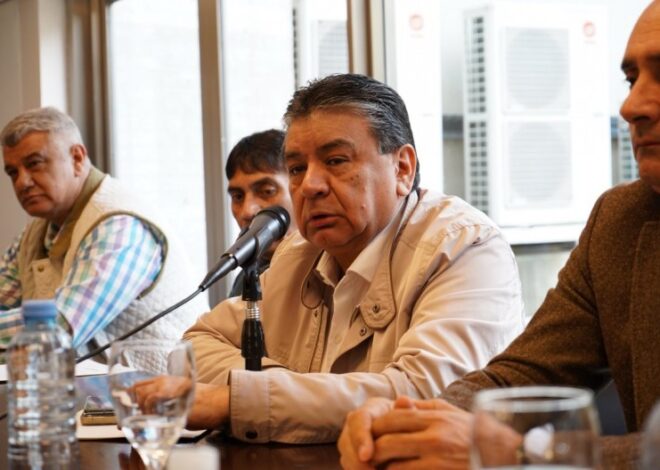Culpan a Uatre por el conflicto en el puerto de Quequén que impide la salida de 450 mil toneladas de granos Culpan a Uatre por el conflicto en el puerto de Quequén que impide la salida de 450 mil toneladas de granos