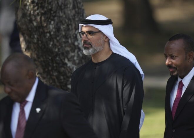 Otro jeque árabe complica a Weretilneck, un testigo confesó que compró 14 mil hectáreas de frontera con una "donación" del Emir de Abu Dabi Otro jeque árabe complica a Weretilneck, un testigo confesó que compró 14 mil hectáreas de frontera con una "donación" del Emir de Abu Dabi