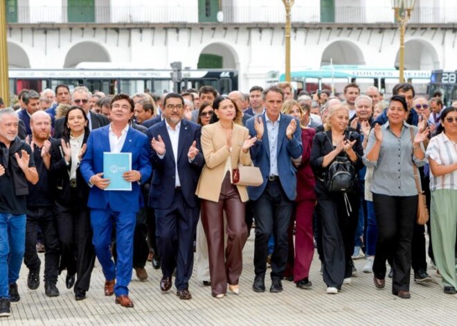 Masivo reclamo de intendentes contra Caputo y Milei por el recorte fondos y el abandono de rutas Masivo reclamo de intendentes contra Caputo y Milei por el recorte fondos y el abandono de rutas