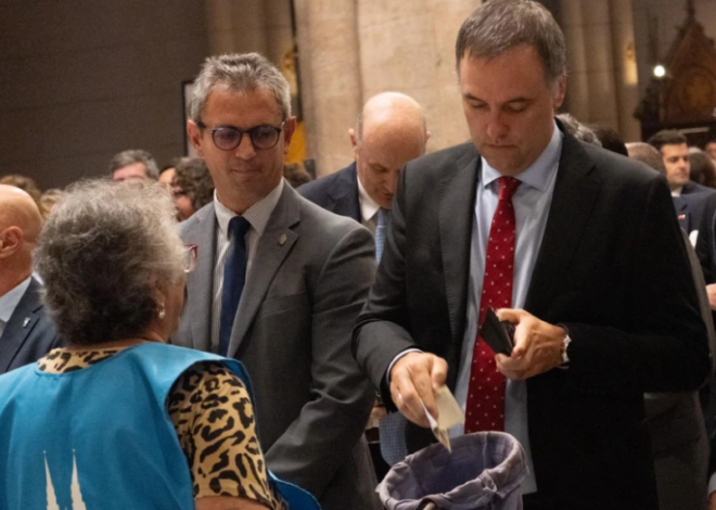 Villarruel le escapó a la foto con Adorni en el homenaje al Papa Francisco en la Basílica de Luján Villarruel le escapó a la foto con Adorni en el homenaje al Papa Francisco en la Basílica de Luján