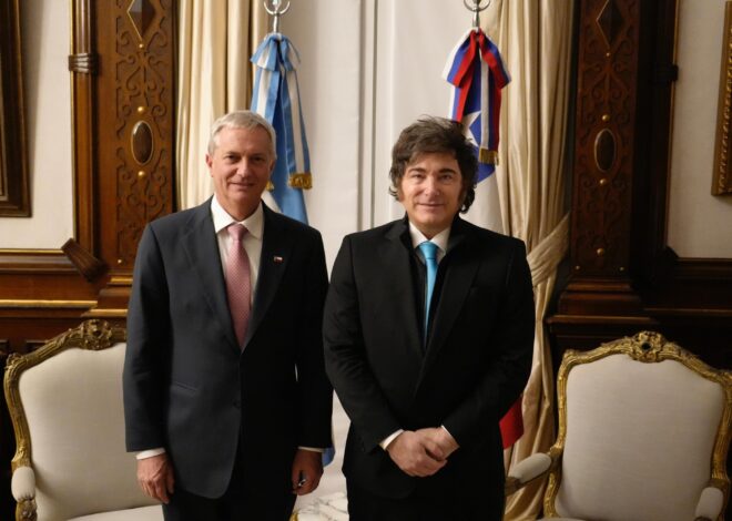 Milei recibe a Kast, en su primer viaje oficial como presidente de Chile, y reúne al gabinete en la Casa Rosada Milei recibe a Kast, en su primer viaje oficial como presidente de Chile, y reúne al gabinete en la Casa Rosada