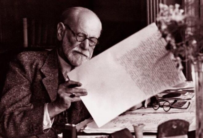 Sigmund Freud: “Cuando somos amados, no dudamos de nada; cuando amamos, dudamos de todo”