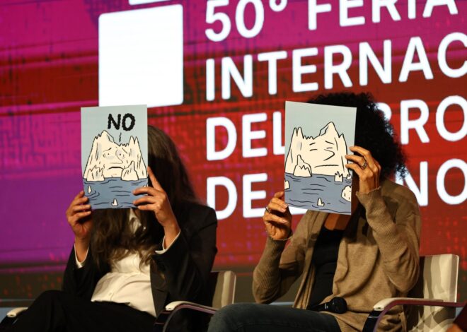 Gritos y silbidos en la Feria del libro: qué pasó durante la inauguración y cuál fue la respuesta del Gobierno