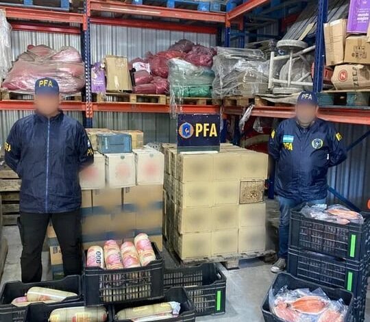 Riesgo sanitario. Detectaron que una distribuidora modificaba fechas de vencimiento para comercializar carnes y bebidas en mal estado Riesgo sanitario. Detectaron que una distribuidora modificaba fechas de vencimiento para comercializar carnes y bebidas en mal estado