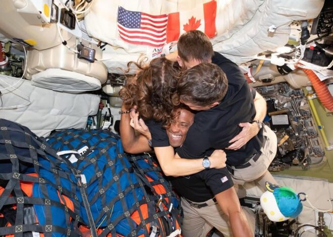 Los astronautas del Artemis II, tras sobrevolar el lado oculto de la Luna: “Vimos cosas que ningún ser humano ha visto jamás”
