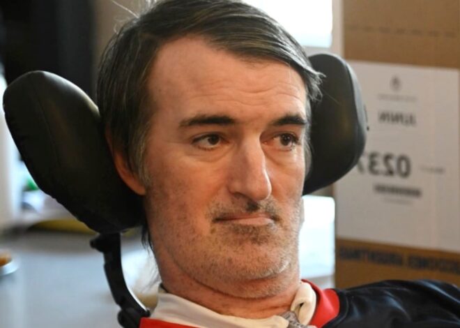 Esteban Bullrich: “La ELA se está llevando mi cuerpo, no debería llevarse también mi dinero” Esteban Bullrich: “La ELA se está llevando mi cuerpo, no debería llevarse también mi dinero”