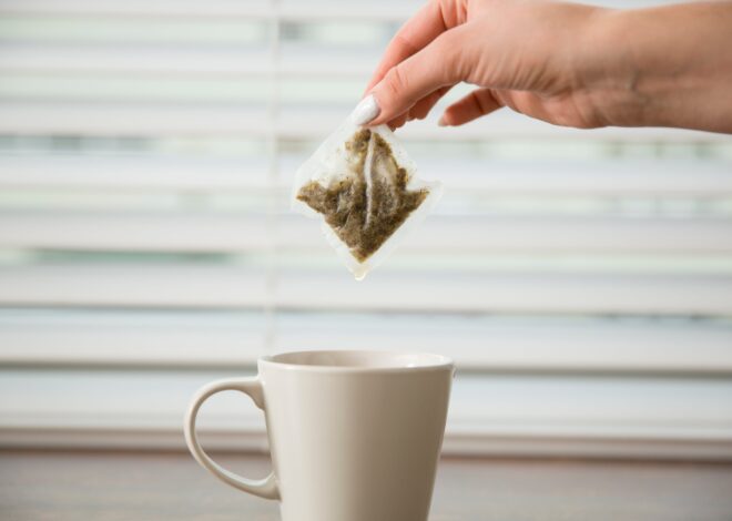 Un estudio reveló la presencia de microplásticos en los saquitos de té
