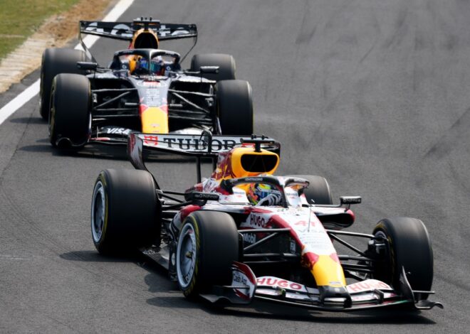 ¿Qué es lo que está frenando a Verstappen y a Red Bull en la F1 2026? Mekies, Hadjar y Max hablan ¿Qué es lo que está frenando a Verstappen y a Red Bull en la F1 2026? Mekies, Hadjar y Max hablan