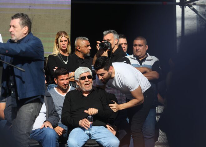 El pacto entre Moyano y el Gobierno es más amplio que firmar paritarias a la baja El pacto entre Moyano y el Gobierno es más amplio que firmar paritarias a la baja