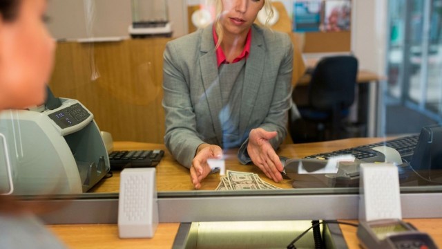 Crisis bancaria: cierran sucursales mientras crecen el empleo en billeteras virtuales