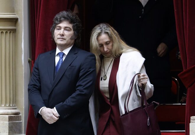 En el gobierno dicen que Milei sostiene a Adorni porque teme que si lo echa después caiga Karina