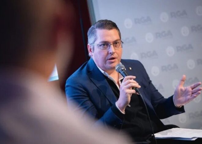 El fueguino Martín Pérez debatió el futuro del Atlántico Sur con académicos y dirigentes