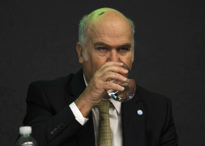 El secretario de Agricultura se enojó porque no lo aplaudían los chacareros: "Pónganle onda y flow"