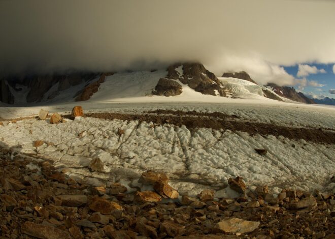 Presentan un amparo con 850.000 adhesiones para suspender la reforma de la Ley de Glaciares