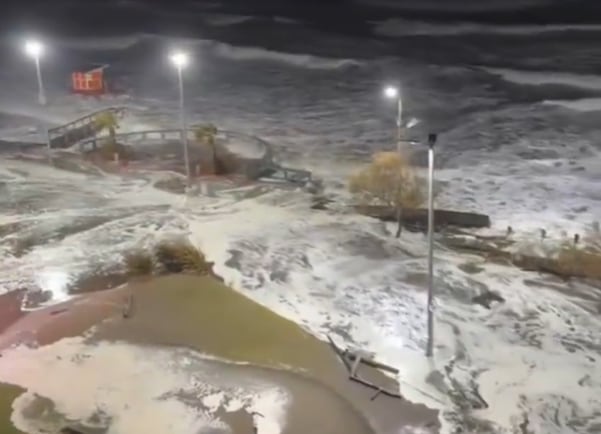 Fuerte temporal en la costa bonaerense: evacuados, calles inundadas, clases suspendidas y alerta por ciclón Fuerte temporal en la costa bonaerense: evacuados, calles inundadas, clases suspendidas y alerta por ciclón