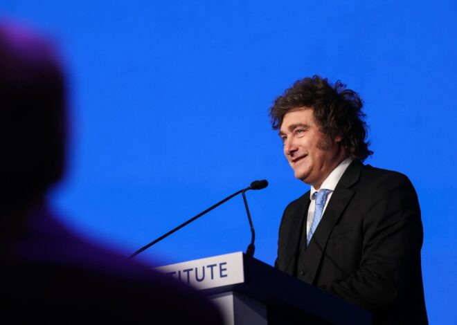 Javier Milei y sus medidas, en vivo: su defensa a Manuel Adorni y la eliminación de las PASO