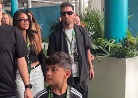 Messi fue a ver a Colapinto con su familia al GP de Miami de Fórmula 1 Messi fue a ver a Colapinto con su familia al GP de Miami de Fórmula 1