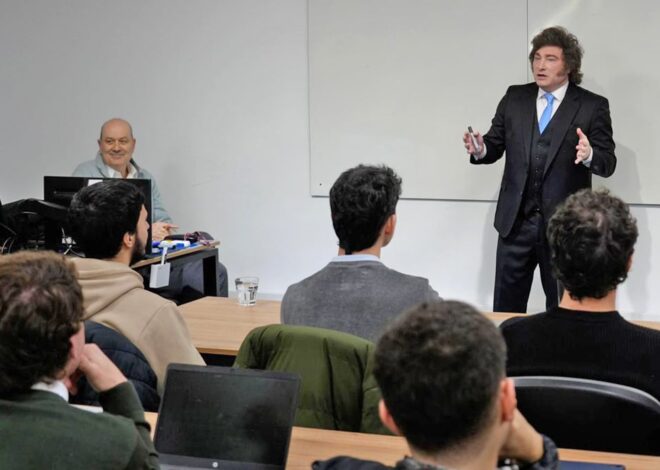 Milei dio una charla sobre economía a alumnos de la Universidad de San Andrés