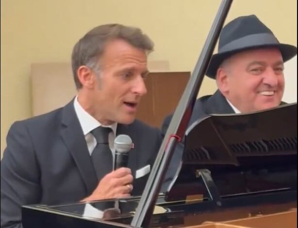 Emmanuel Macron cantó “La Bohème” junto al primer ministro de Armenia, Nikol Pashinián