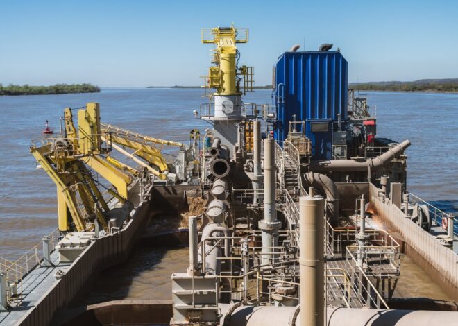 Hidrovía: dos empresas dragadoras belgas pasan a la etapa final de la licitación y solo queda el análisis de la propuesta económica Hidrovía: dos empresas dragadoras belgas pasan a la etapa final de la licitación y solo queda el análisis de la propuesta económica
