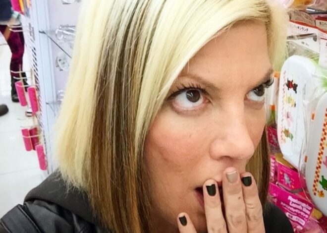 Tori Spelling reveló qué estrella de primera línea lloró “desconsoladamente” cuando la despidieron de Beverly Hills 90210
