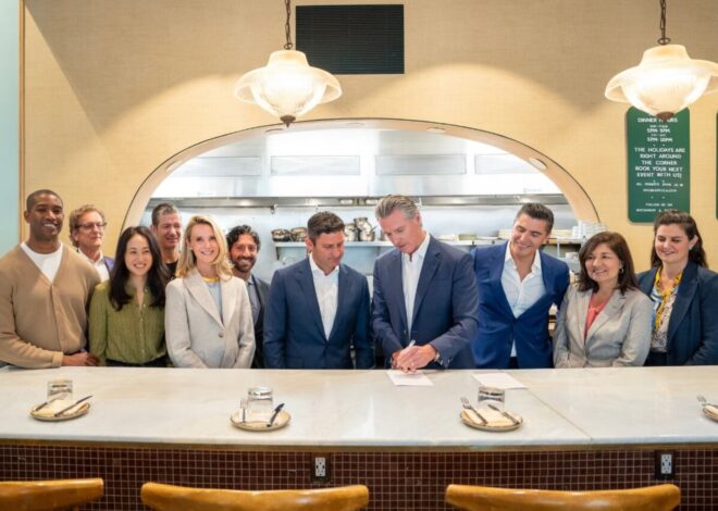 Nueva ley en California: el cambio obligatorio firmado por Newsom que se aplica en restaurantes a partir del 1° de julio