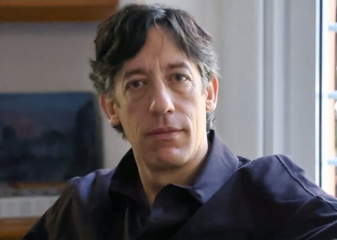 Mariano Pensotti, el director que une a Adrián Suar con el Teatro Colón y Netflix Mariano Pensotti, el director que une a Adrián Suar con el Teatro Colón y Netflix