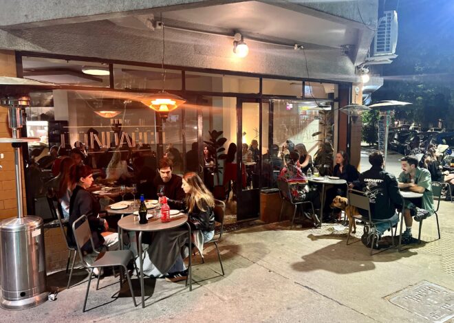 Fue productor de televisión, cocinaba para amigos  y una noche, un local destruido lo flechó: “La esquina me pareció perfecta para restaurante”